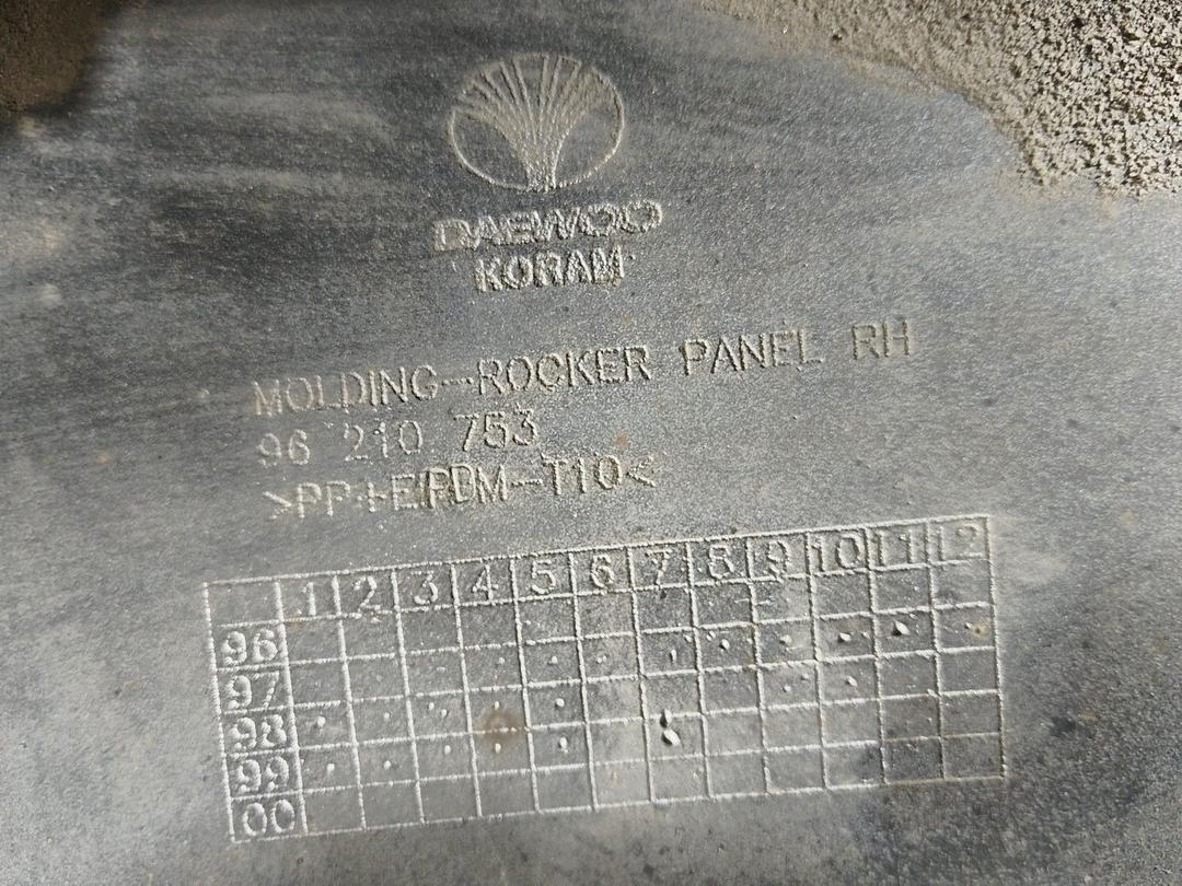 Накладка на порог наружная правая 7M038H Daewoo Leganza купить на авторазборке