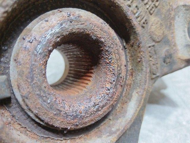 Кулак поворотный левый 8N404M Ford C-Max купить на авторазборке