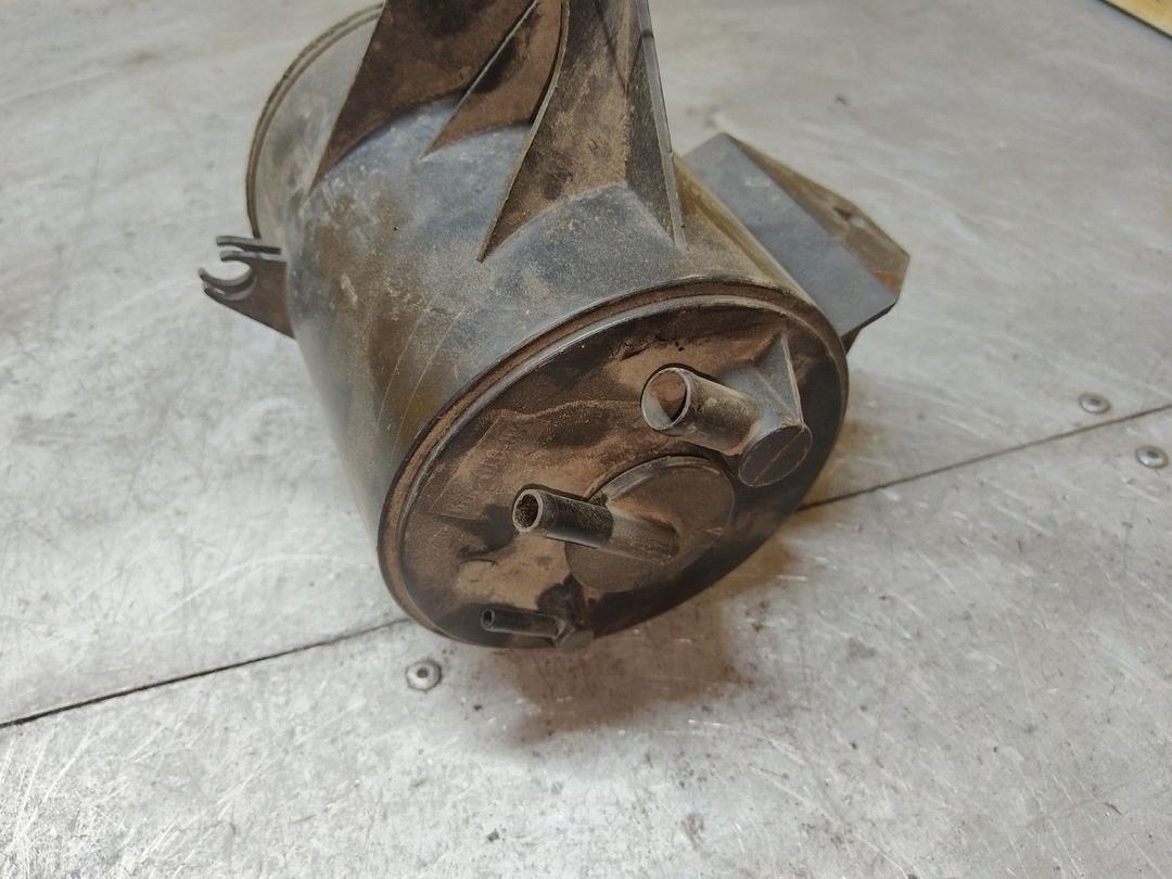 Адсорбер NWY024 Mitsubishi Carisma купить с доставкой