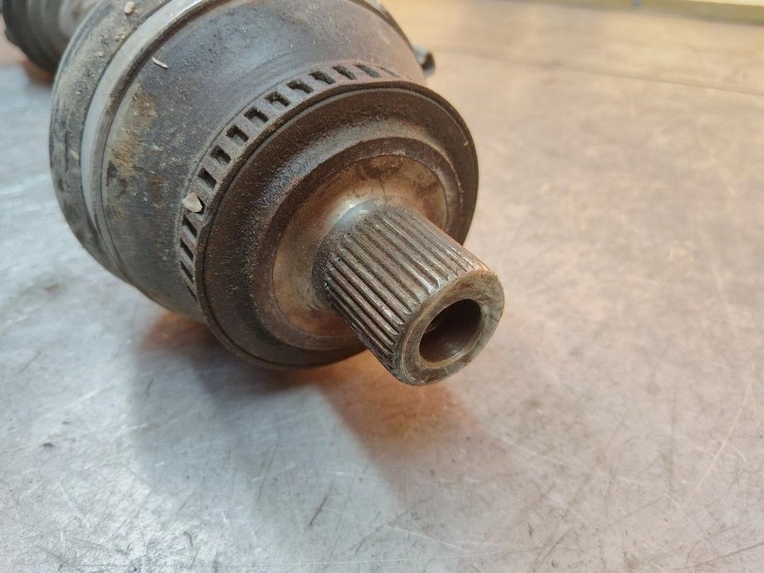 Полуось передняя правая (приводной вал, ШРУС) N2OUKG Audi A4 купить