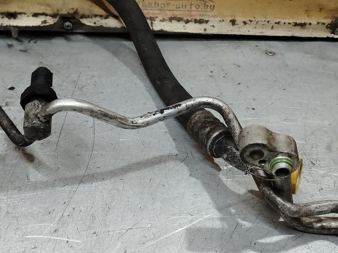 Трубка кондиционера YT11EA Mercedes E W211 - Фото 2