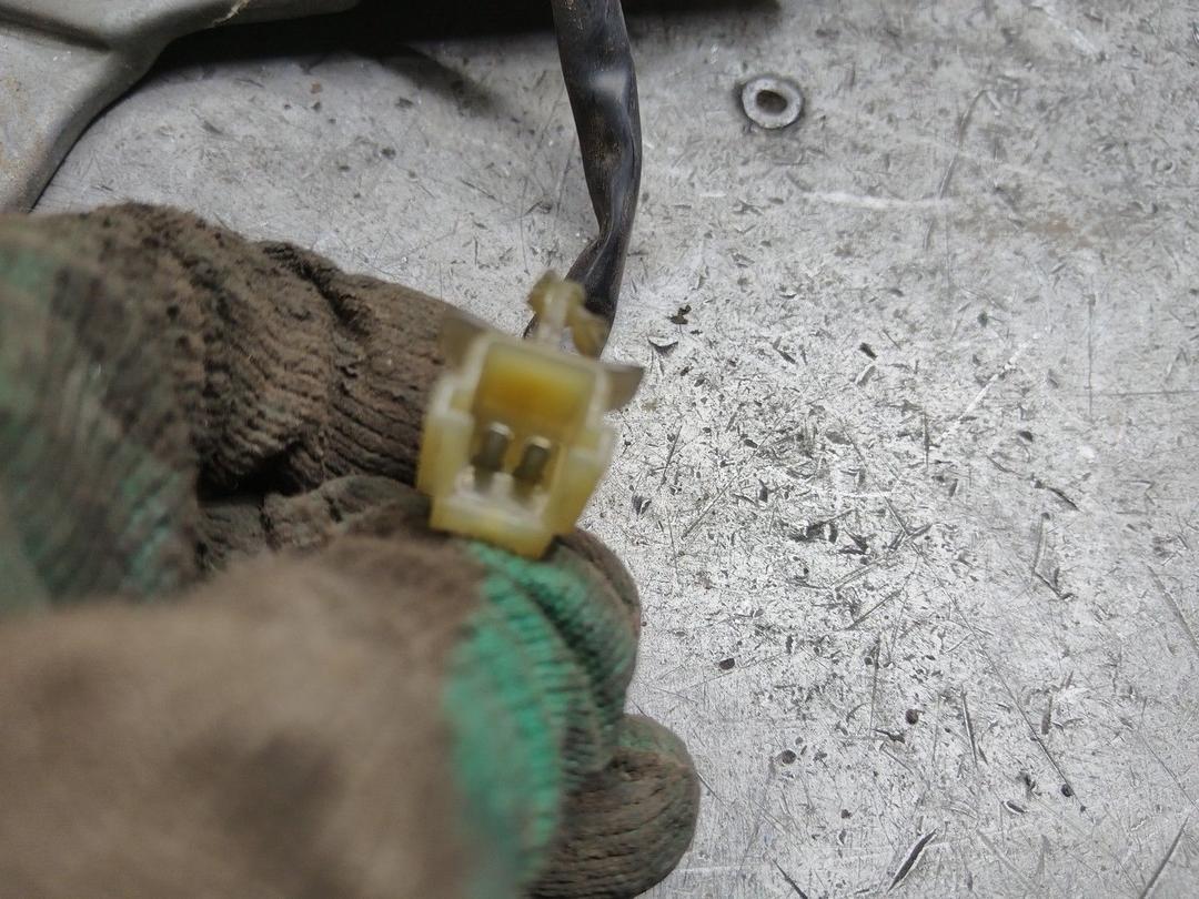 Моторчик заднего стеклоочистителя (дворника) 8MM4B0 Mazda 626 купить в магазине запчастей бу