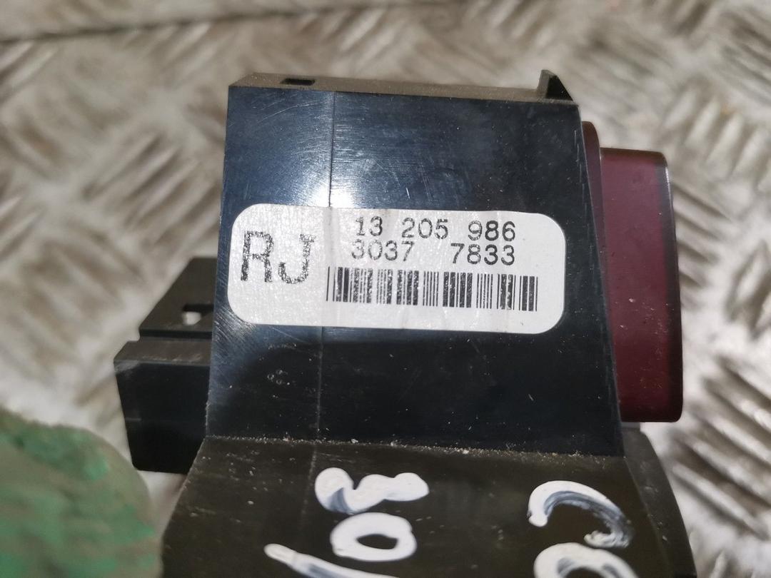Кнопка аварийной сигнализации BM8GP2 Opel Corsa - Фото 4