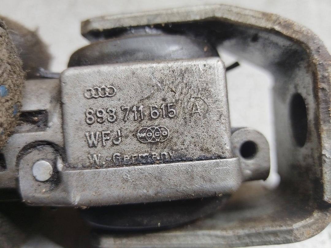 Тяга кулисы КПП 5121DZ Audi 80 купить на авторазборке