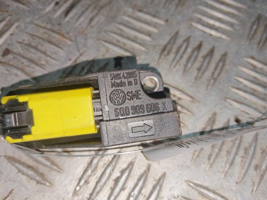 Датчик удара Y83ZSI Volkswagen Golf - Фото 4