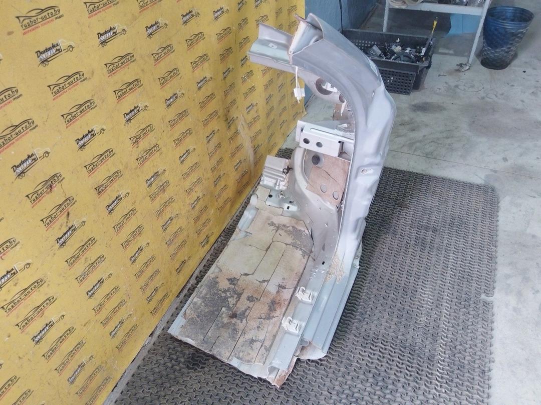 Стойка кузовная передняя правая Q8SBRK Alfa Romeo 147 купить с доставкой