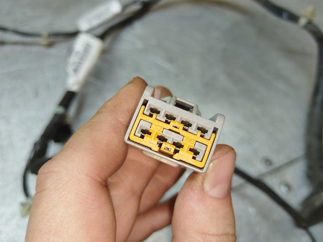 Проводка двери передней правой UL65Q5 Volvo V40 купить в магазине запчастей бу