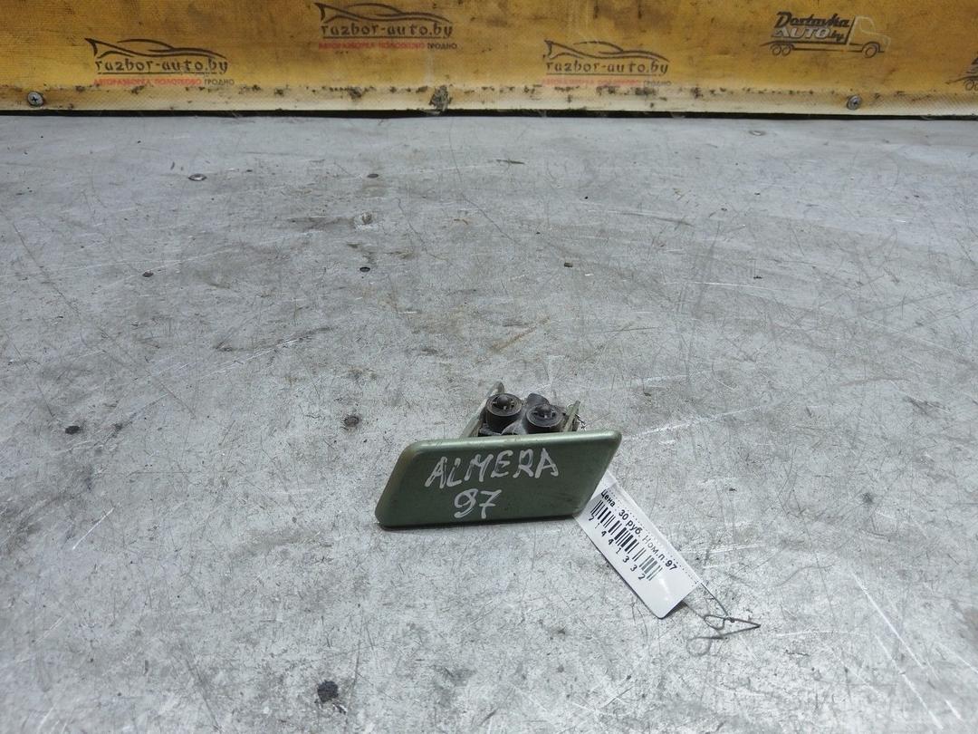 Заглушка (решетка) в бампер передний 0FBJR6 Nissan Almera