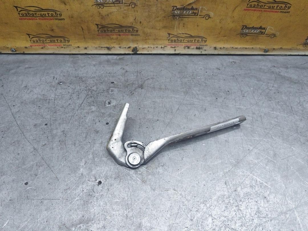 Петля капота правая 23W1YZ Volkswagen Passat купить с доставкой