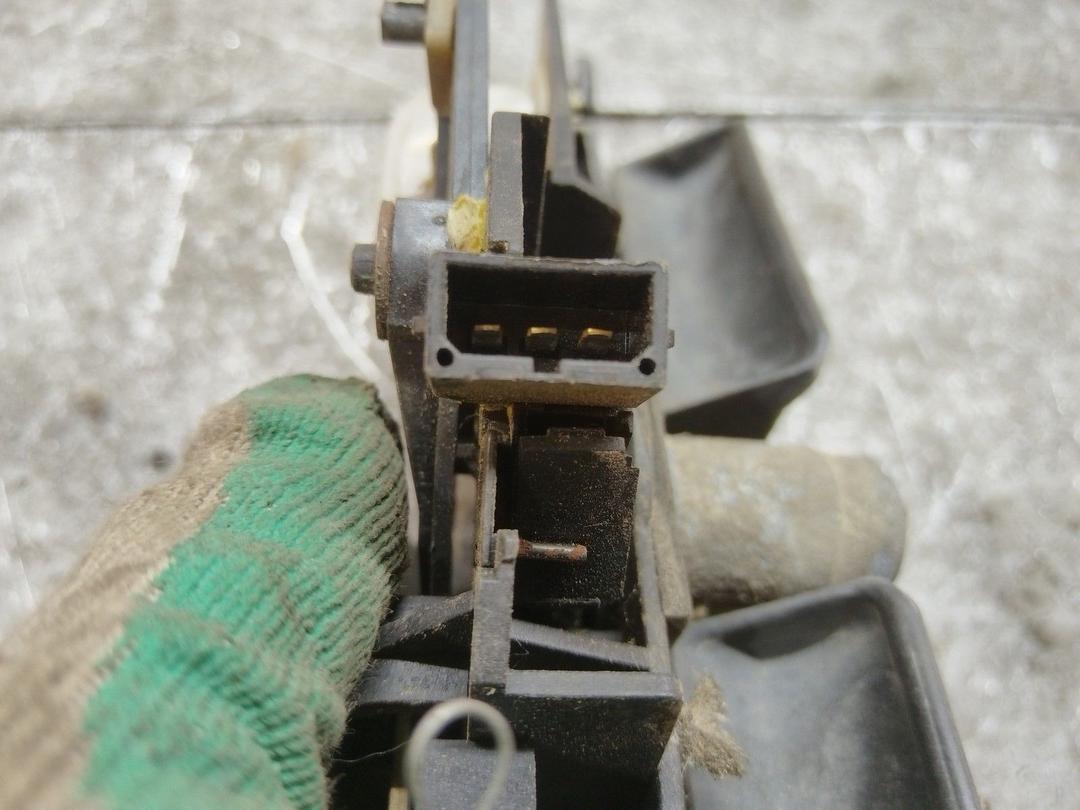 Ручка открывания багажника 00MG62 Audi A4 купить на авторазборке