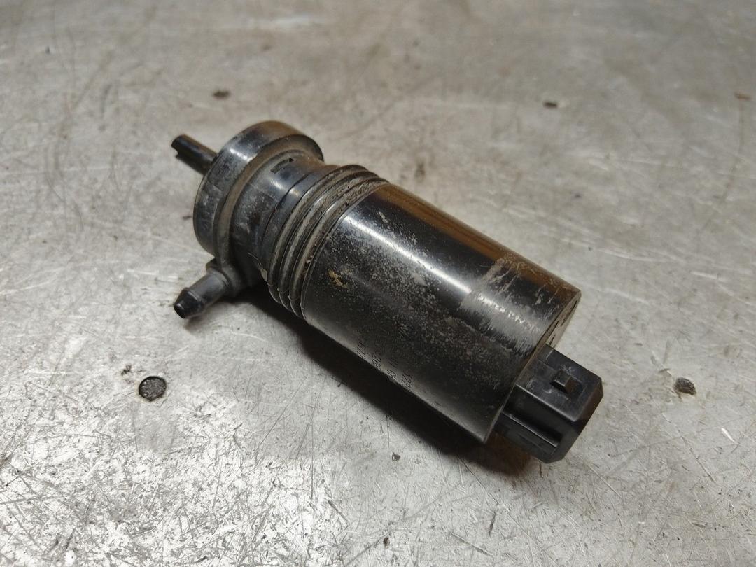 Насос (моторчик) омывателя фар G30II1 Volvo XC70