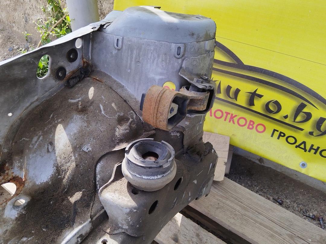 Передняя панель крепления облицовки (телевизор) E40TB2 Peugeot 406 undefined