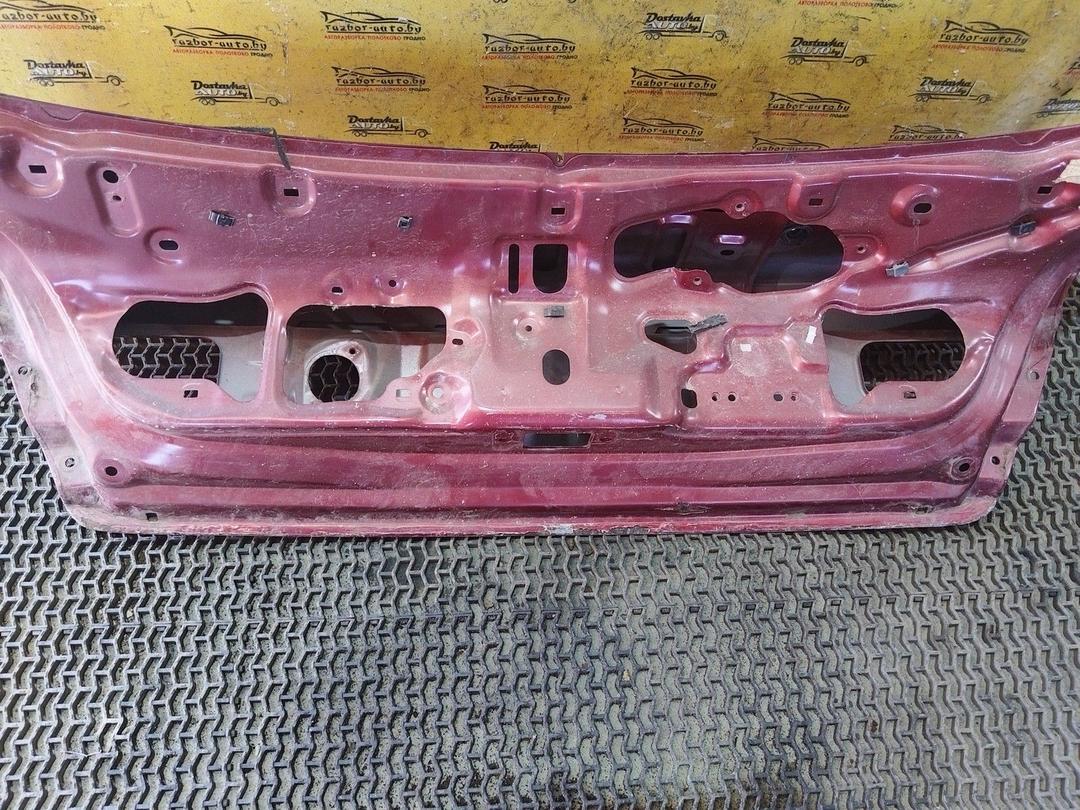 Крышка багажника (дверь 3-5) Z35Y37 Mazda 323F undefined