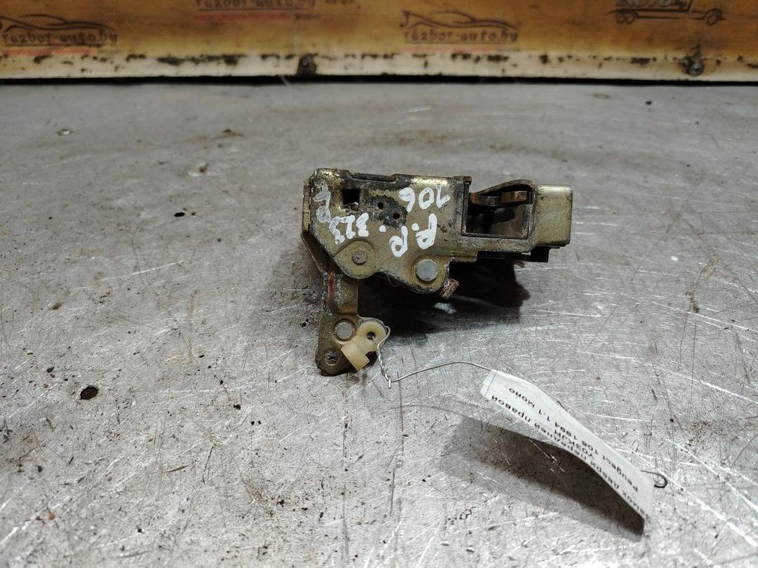 Замок двери передней правой Y03KJH Peugeot 106 - Фото 2