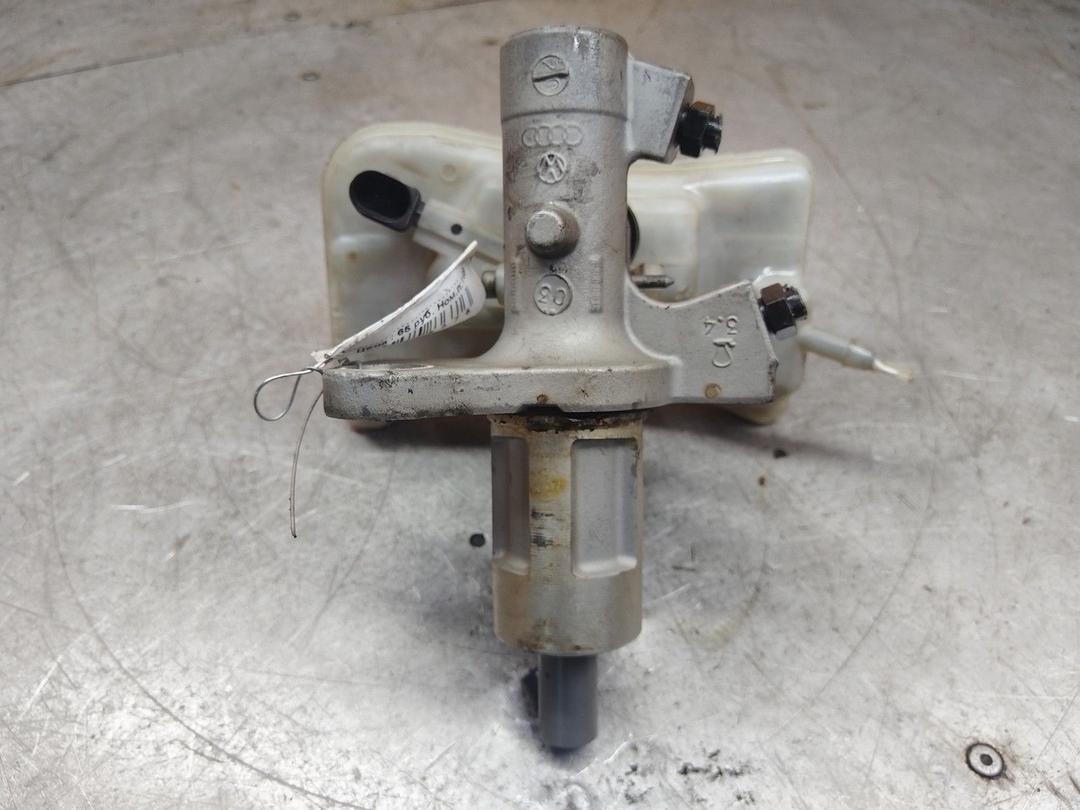 Цилиндр тормозной главный R40OLF Audi A4 купить на авторазборке