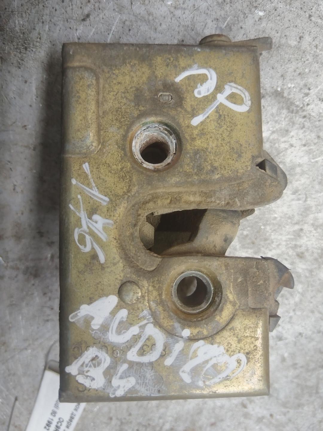 Замок двери задней правой OC9R47 Audi 80 купить