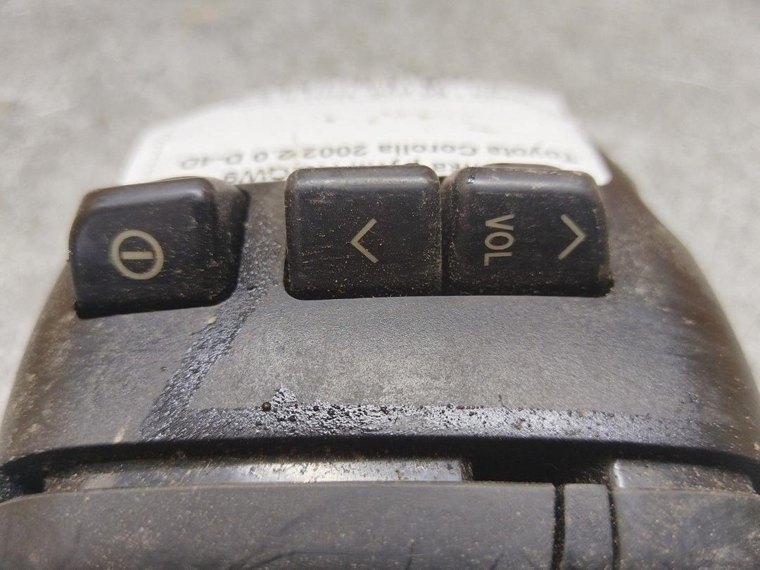 Кнопка руля IVEOW9 Toyota Corolla купить в магазине запчастей бу