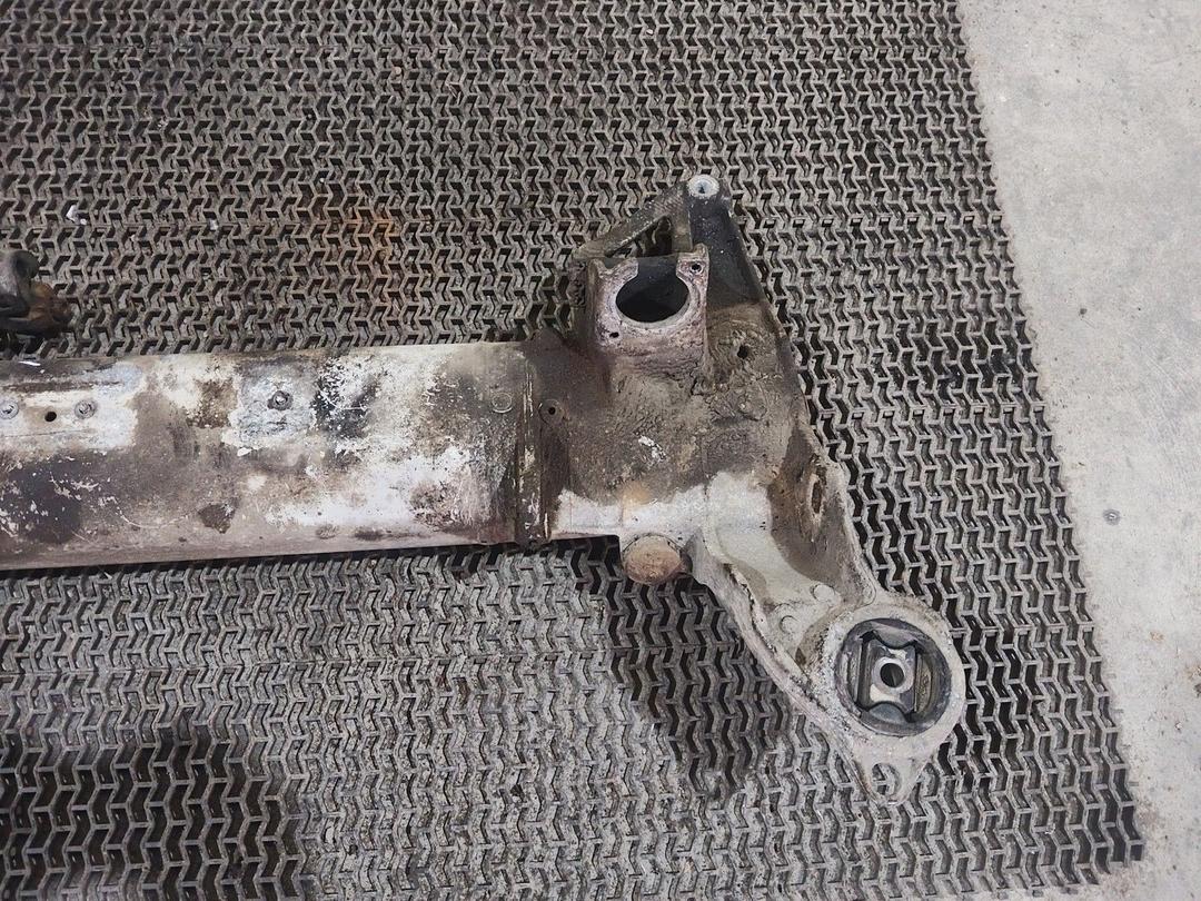 Балка подвески задняя 7I5FA1 Citroen C5 купить с доставкой