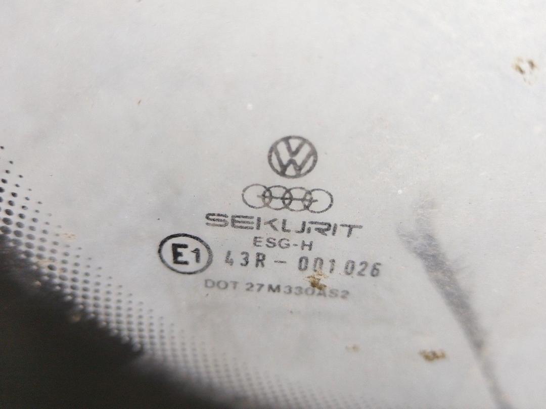 Стекло заднее PRKCSH Volkswagen Passat купить на авторазборке