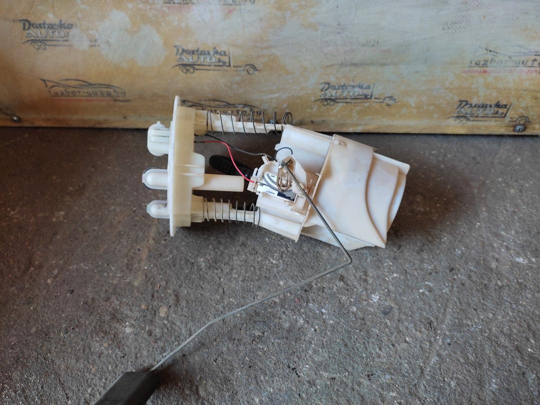 Колба в бак 8N0M3A Opel Vectra