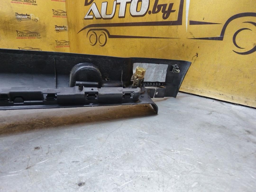 Направляющая шторки багажника (салазки) 7QHLIJ Peugeot 307 купить в магазине запчастей бу