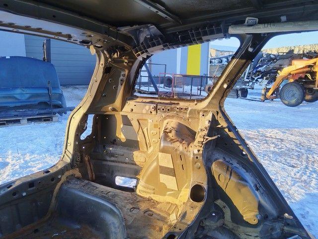 Крыло заднее левое UZRZ7A Toyota Avensis undefined