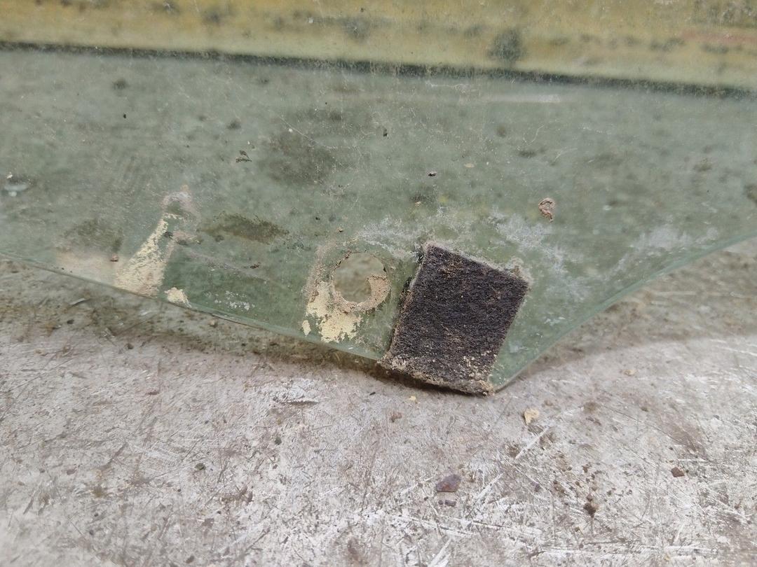 Стекло двери передней правой 7CFOB1 Renault Scenic купить в магазине запчастей бу