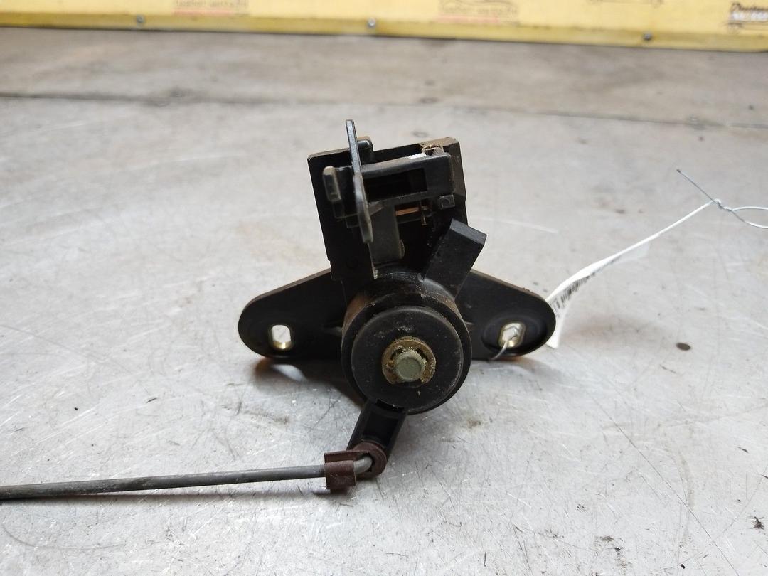 Кнопка открытия багажника ST3EQS Opel Astra - Фото 3