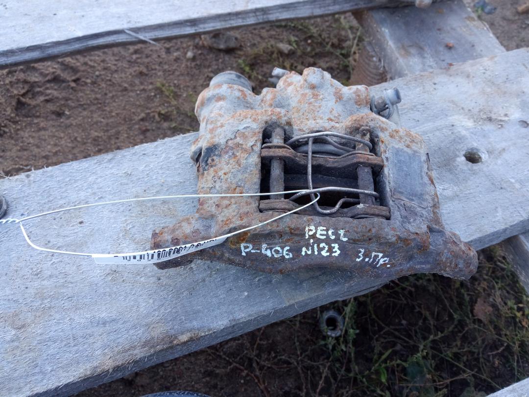 Суппорт задний правый 05ZKG2 Peugeot 406