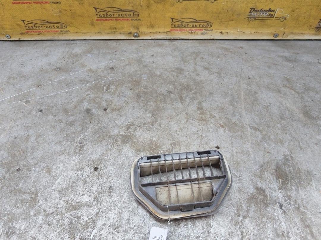 Решетка вентиляции кузова 027VI9 Ford Fiesta купить в магазине запчастей бу