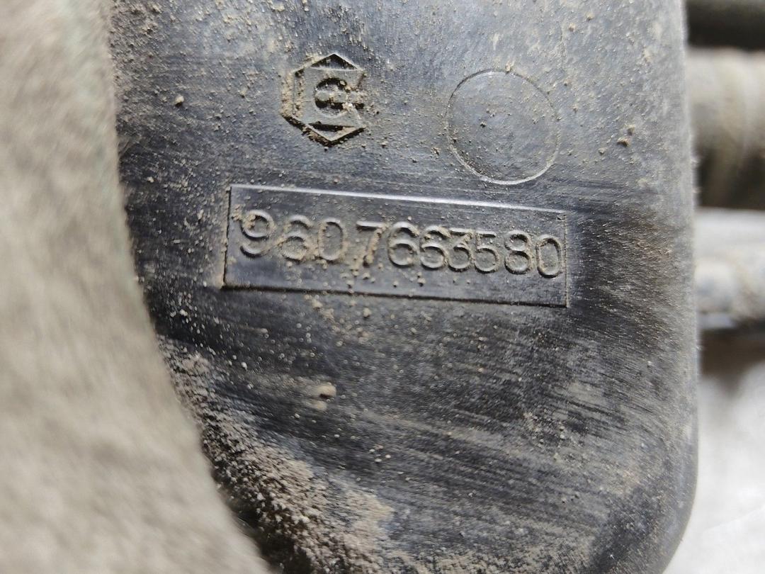 Горловина топливного бака H99K94 Peugeot 405 купить с доставкой. Огромный выбор запчастей и марок авто. У нас есть практически все.