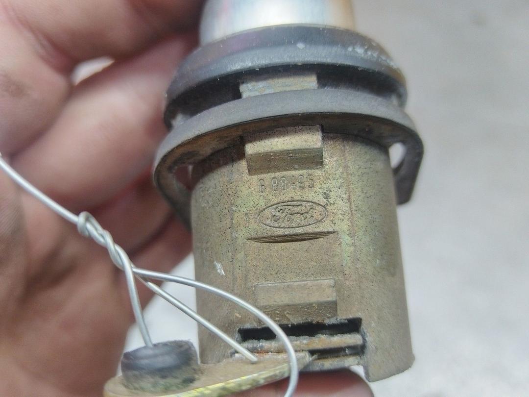 Кнопка открытия багажника 2N5P7J Ford Sierra купить с доставкой
