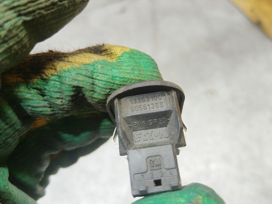 Кнопка стеклоподъемника переднего правого 90BZIX Opel Astra купить с доставкой