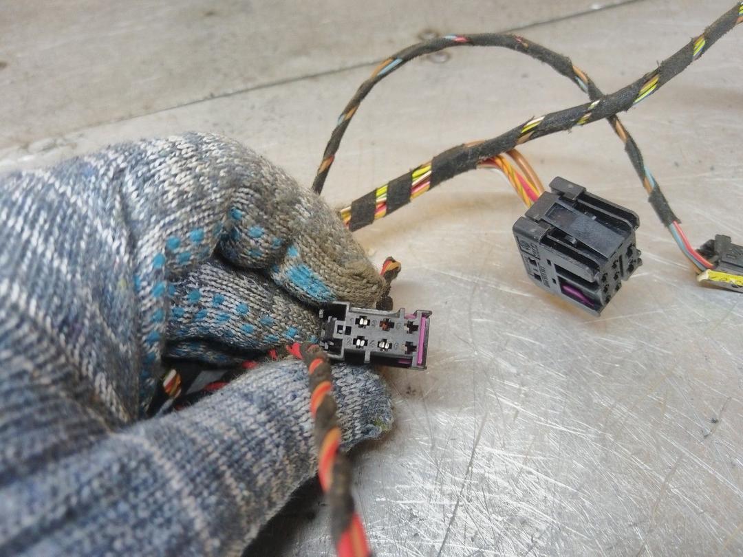 Проводка двери передней правой CJ3M16 Volkswagen Polo купить на авторазборке