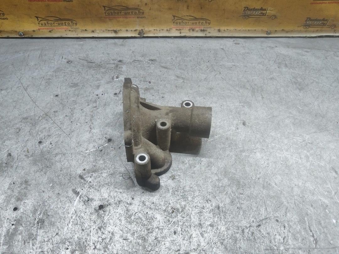 Корпус помпы 6E8I21 Peugeot 406