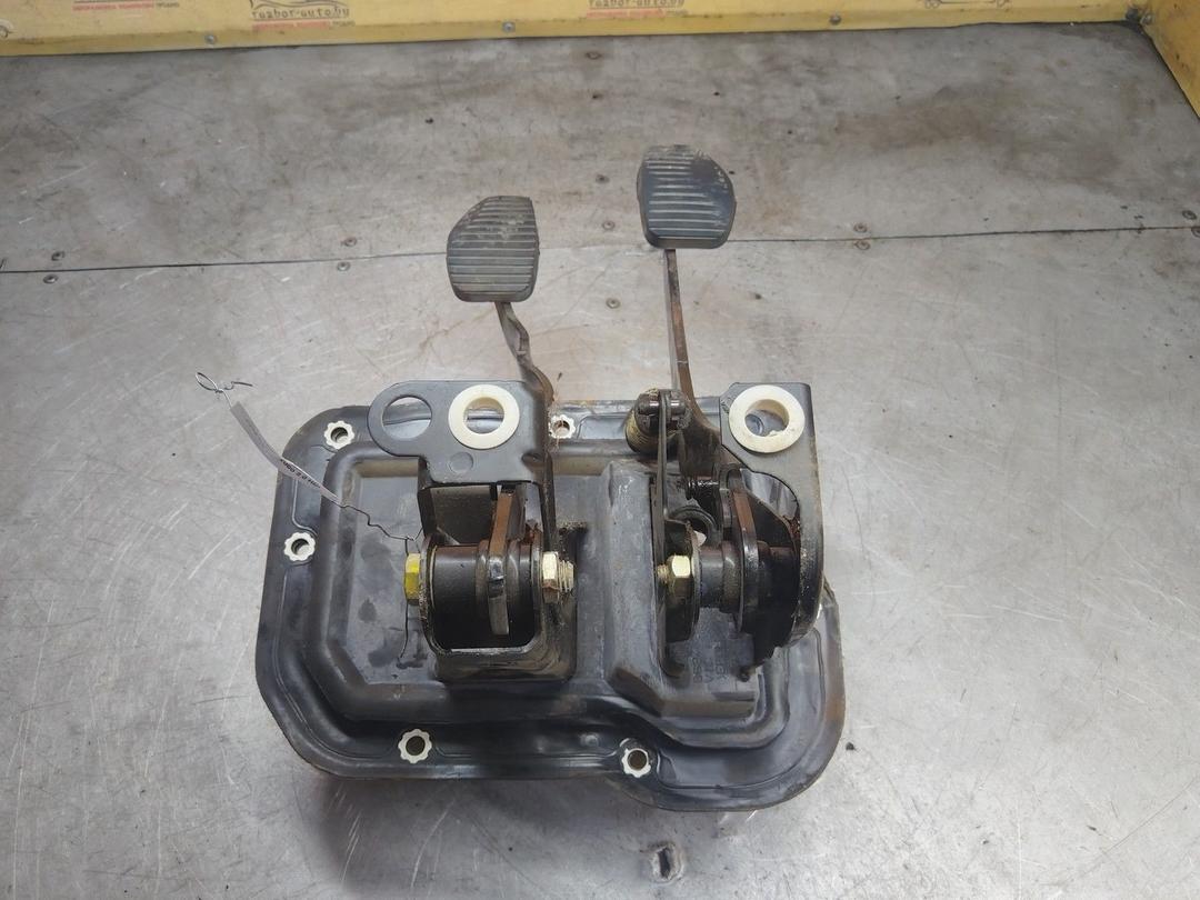 Узел педальный (блок педалей) YVX8F8 Peugeot 406
