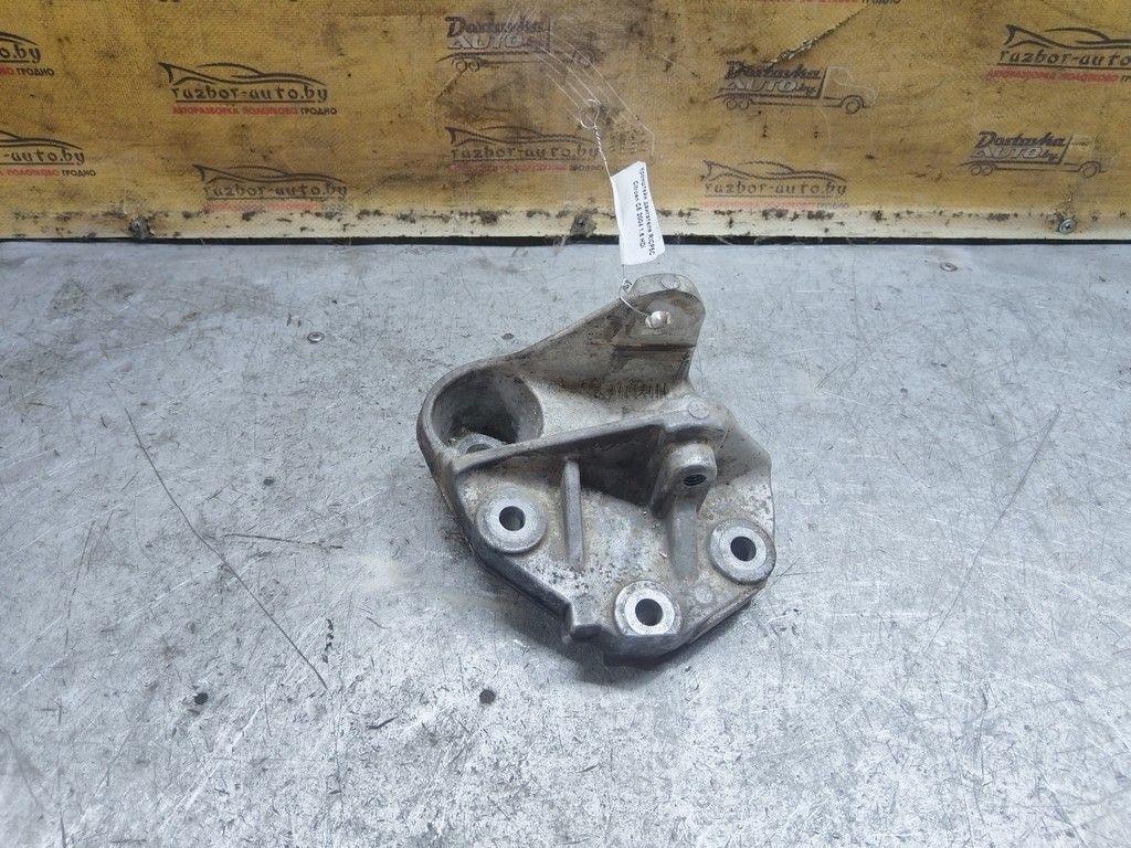 Кронштейн двигателя RICP5C Citroen C5 - Фото 1