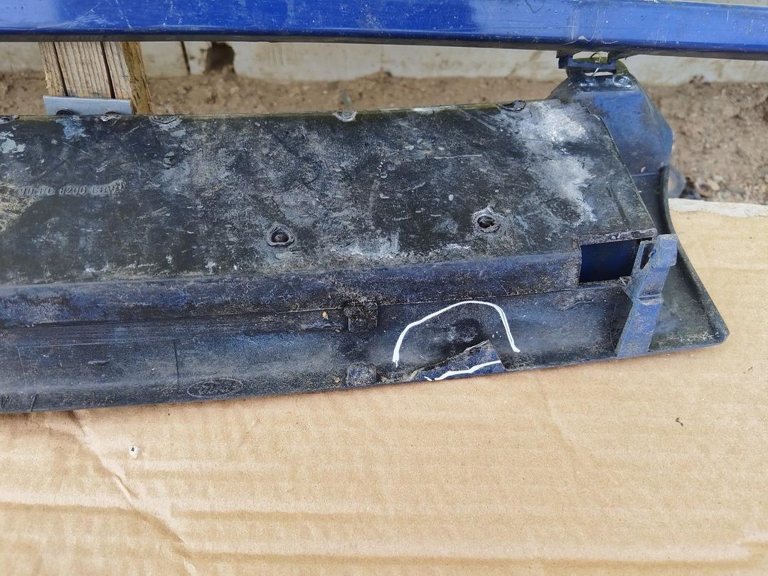 Решетка радиатора ULFBQ5 Ford Sierra купить в магазине запчастей бу