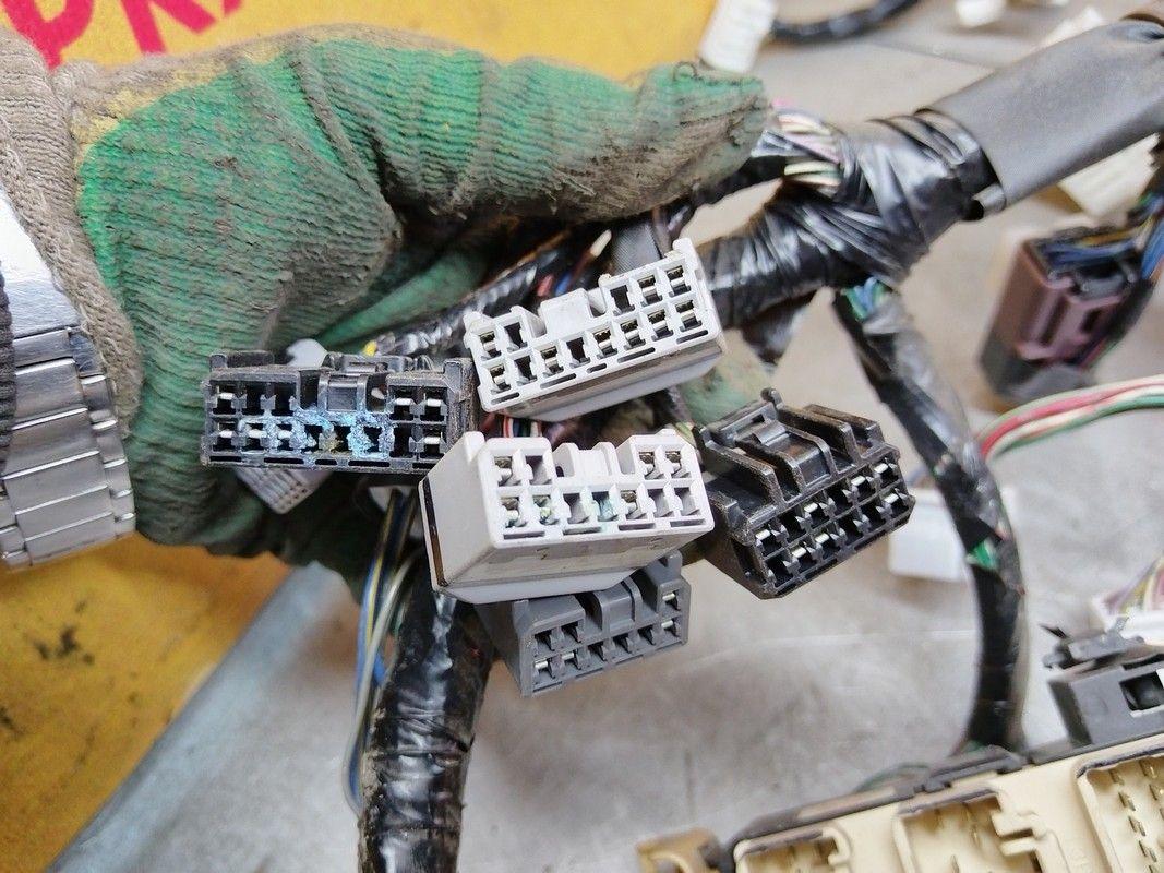 Проводка салона AQ2K7U Toyota Avensis Verso - Фото 7