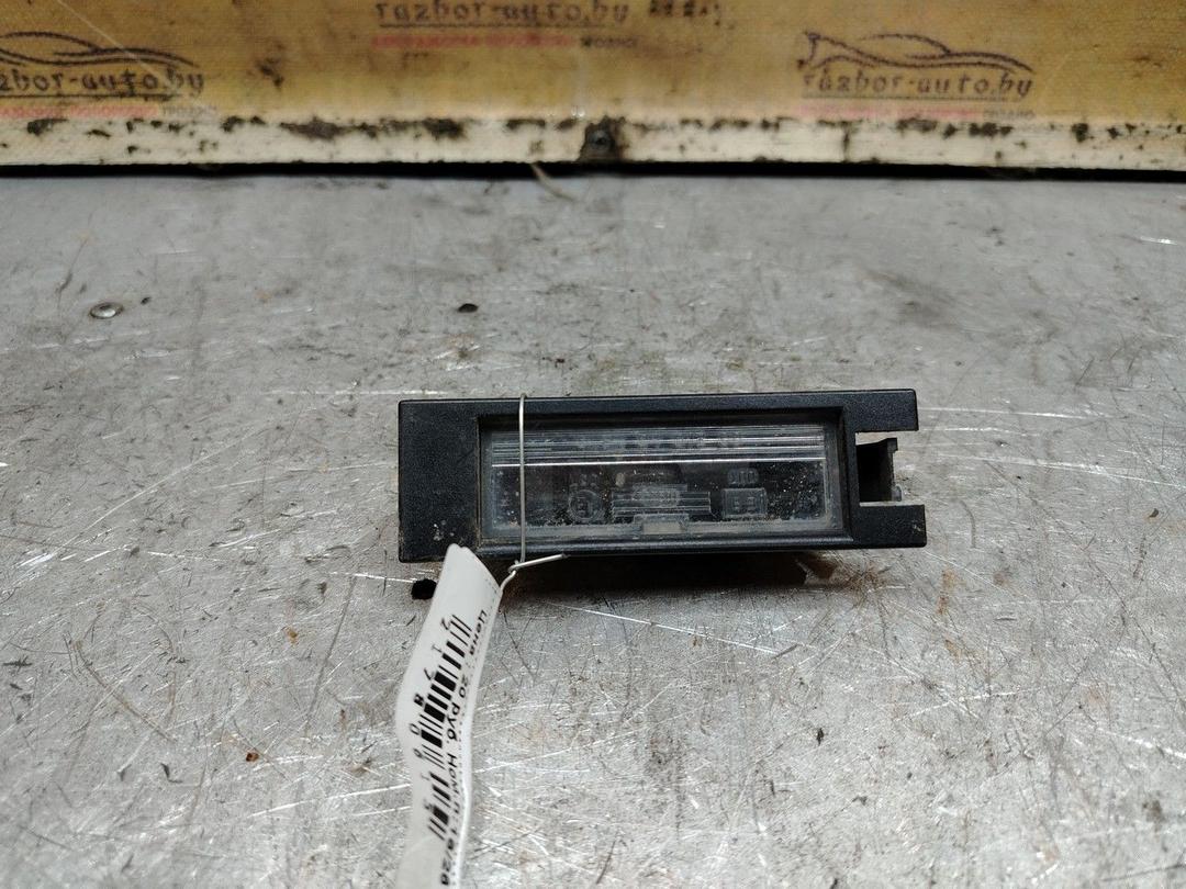 Подсветка номера 101J50 Opel Vectra - Фото 1