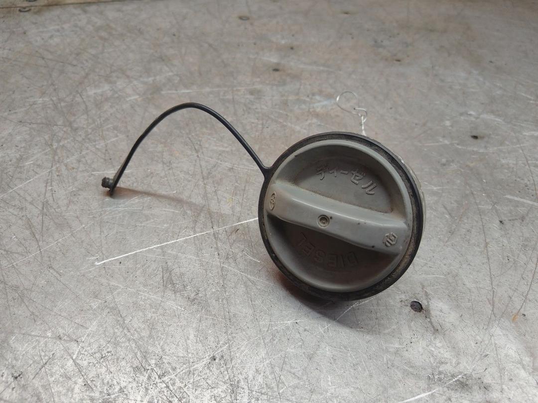 Крышка топливного бака KJ02FL Toyota Avensis Verso