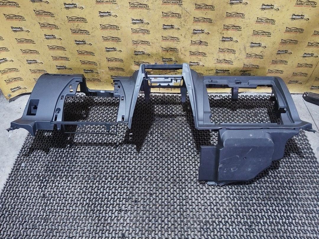 Панель передняя салона (торпедо) GPC2HX Toyota Corolla Verso undefined