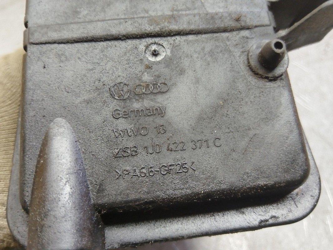 Бачок гидроусилителя Y0UZMB Skoda Octavia купить в магазине запчастей бу