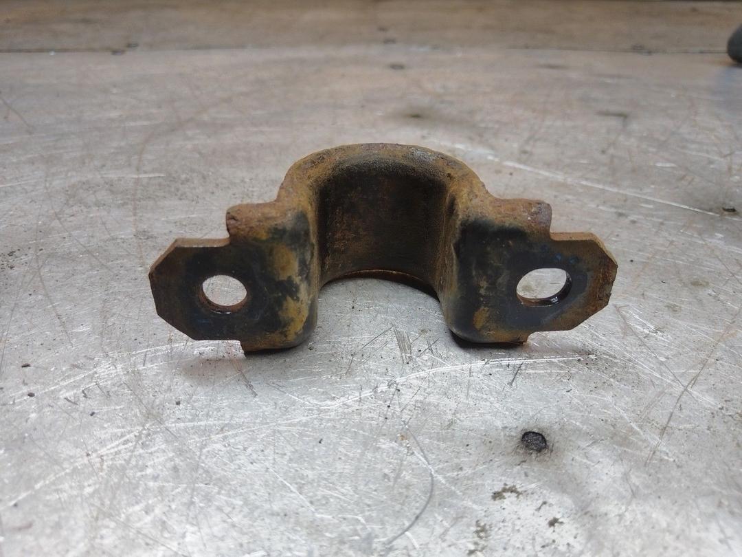 Крепление втулки стабилизатора 4IS9Q5 Ford Fusion купить