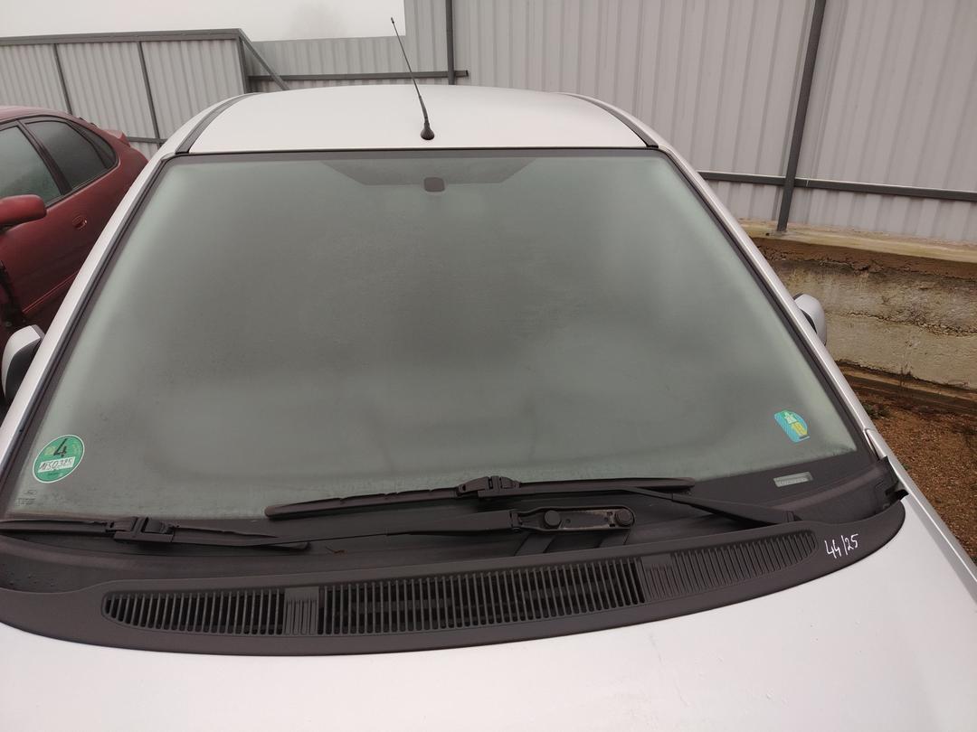 Щеткодержатель (поводок стеклоочистителя, дворник) ZMVZ8D Ford C-Max