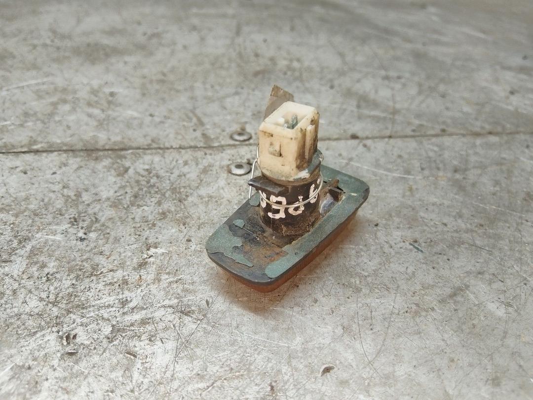 Повторитель передний правый S5I260 Peugeot 306 купить