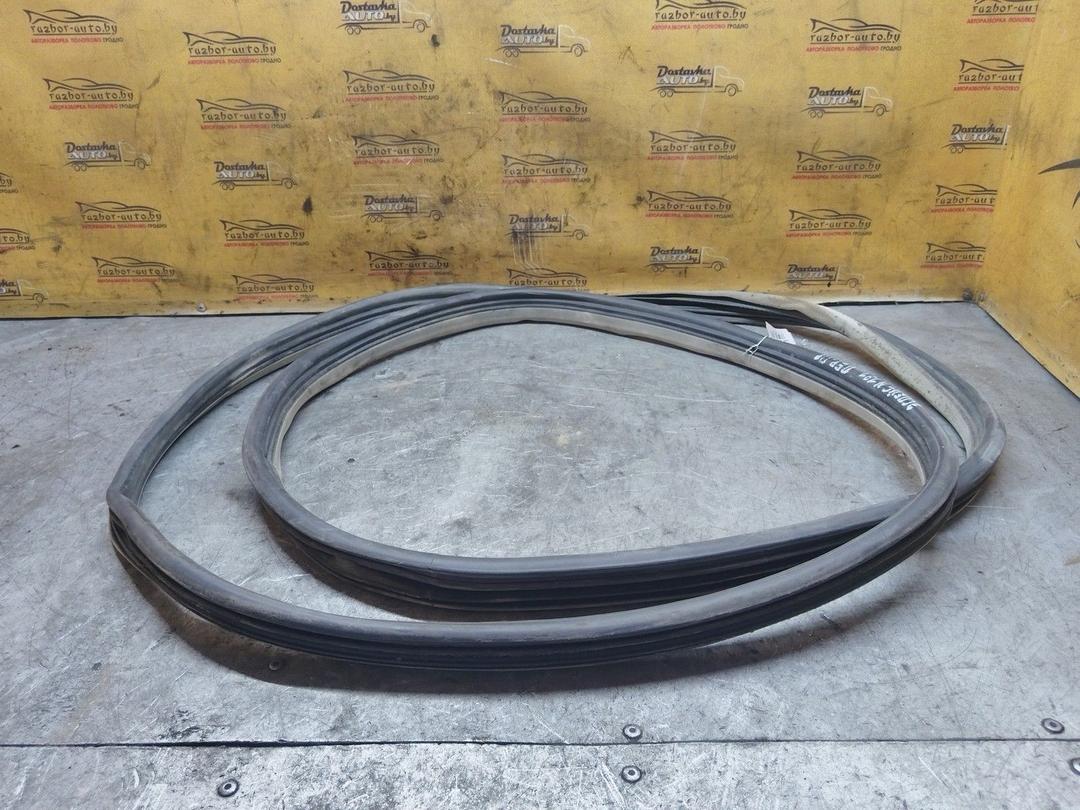 Уплотнитель двери передней правой J2J2CX Renault Espace