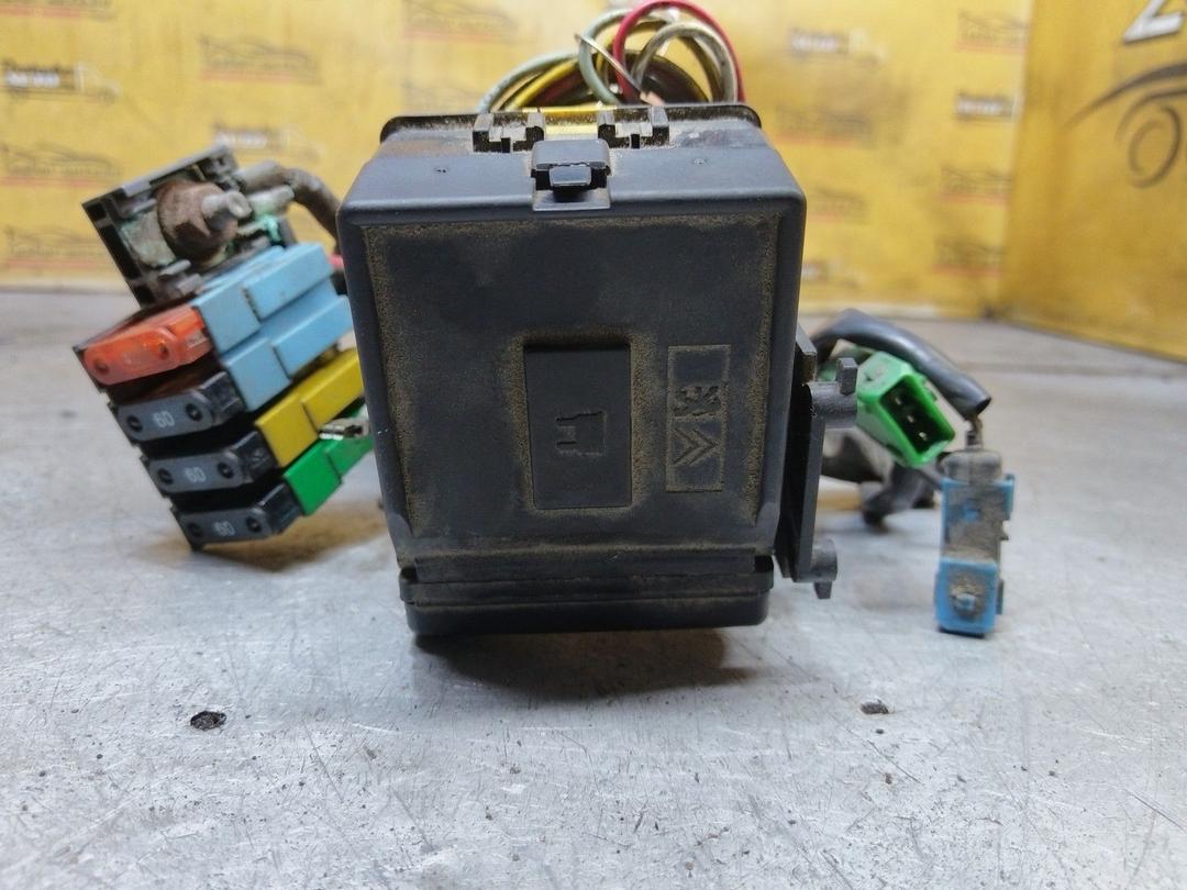 Блок предохранителей 5FV5LV Peugeot 306 купить с доставкой