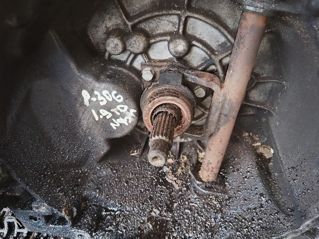КПП механическая (МКПП) 5-ступенчатая 8L6T9S Peugeot 306 купить