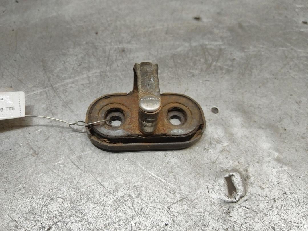 Ответная часть замка багажника LZ62HF Volkswagen Golf - Фото 1